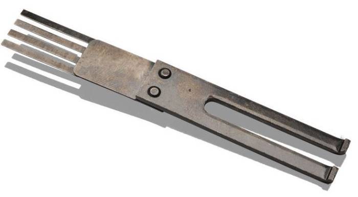 Afstrijkveer voor een drukpers,Metalen afstrijkveer voor het verwijderen van overtollige inkt op de drukpers